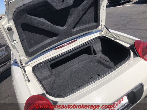 Used 2002 Ford Thunderbird Deluxe image 16