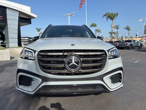 Used 2024 Mercedes-Benz GLS 450 4MATIC image 2