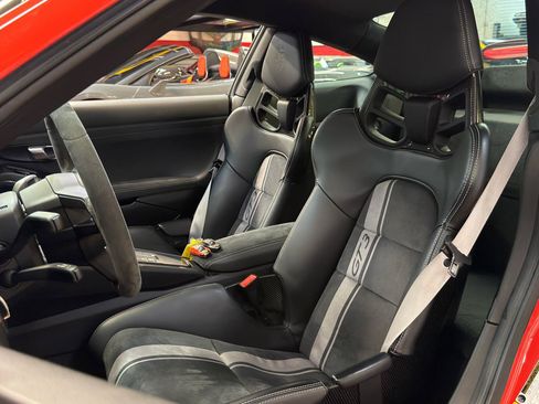 Used 2018 Porsche 911 GT3 w/ Sport Chrono Package RWD image 18