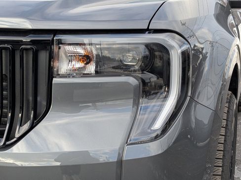 New 2026 Ford Maverick Lobo AWD/4WD image 10