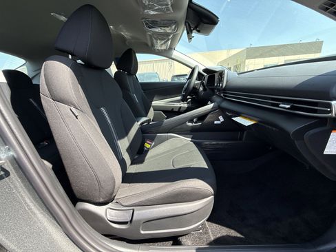 New 2026 Hyundai Elantra Hybrid FWD image 26