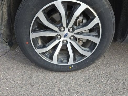 Used 2025 Ford Explorer ST-Line image 7