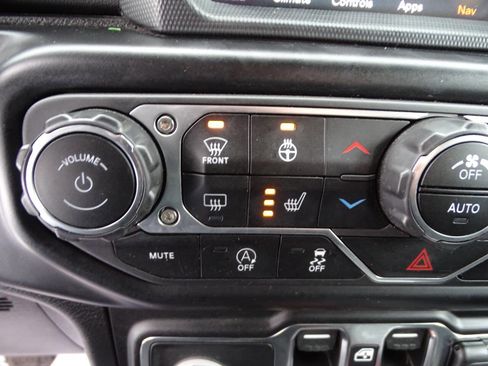 Used 2021 Jeep Wrangler Unlimited Sahara AWD/4WD image 33