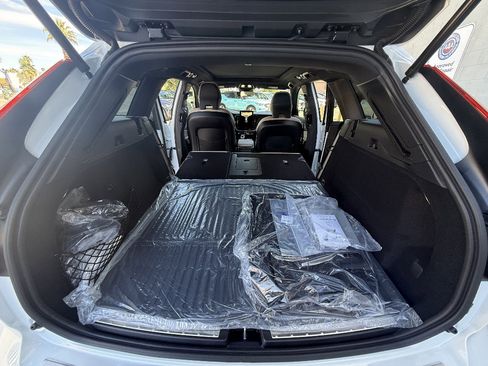 New 2026 Volvo XC60 T8 Plus w/ Protection Package Premier AWD/4WD image 32