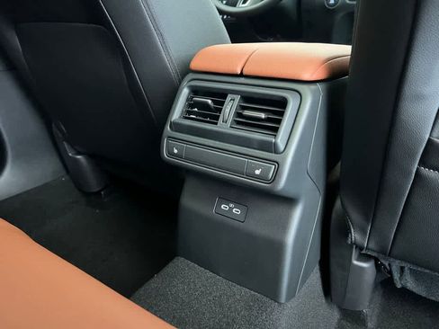 Used 2025 MAZDA CX-50 AWD 2.5 Turbo w/ Premium Pkg image 19