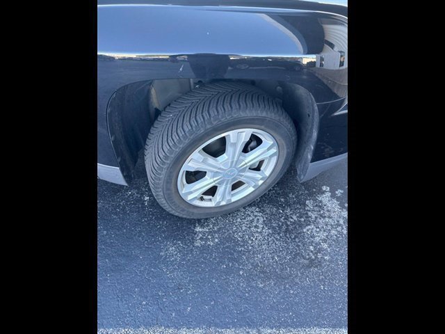 Used 2017 GMC Terrain SLE FWD image 17