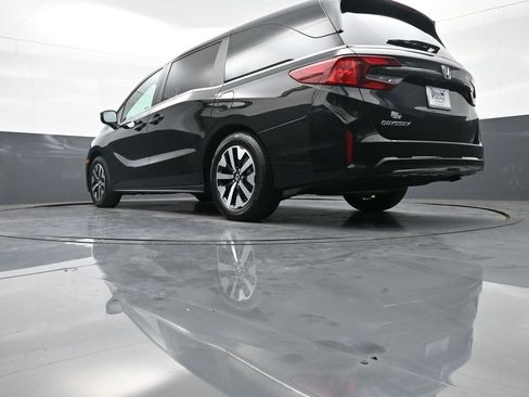 Certified 2025 Honda Odyssey EX-L image 67