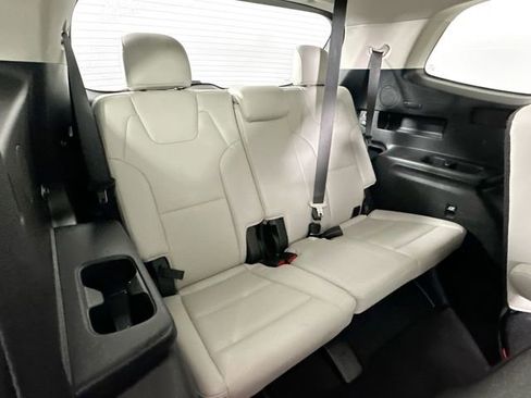 Used 2023 Kia Telluride EX w/ EX Captain's Chair Package AWD/4WD image 28