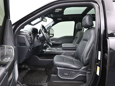 Used 2022 Ford F150 Lariat w/ Equipment Group 502A High image 8