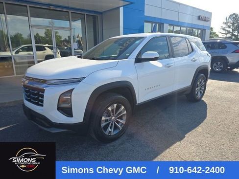 Used 2025 Chevrolet Equinox LT FWD image 1