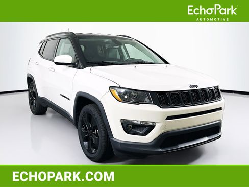Used 2020 Jeep Compass Latitude FWD image 1