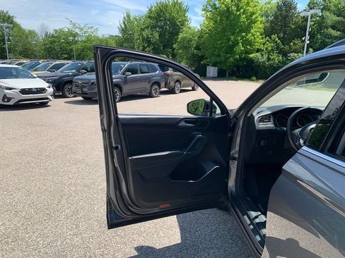 Used 2020 Volkswagen Tiguan SE w/ Panoramic Sunroof Package AWD/4WD image 22