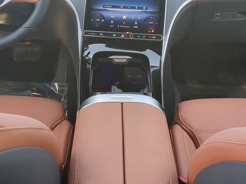 Used 2025 Mercedes-Benz C 300 Sedan image 18