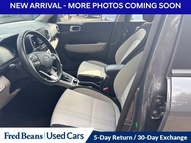 Used 2023 Hyundai Venue SEL w/ Cargo Package FWD image 12