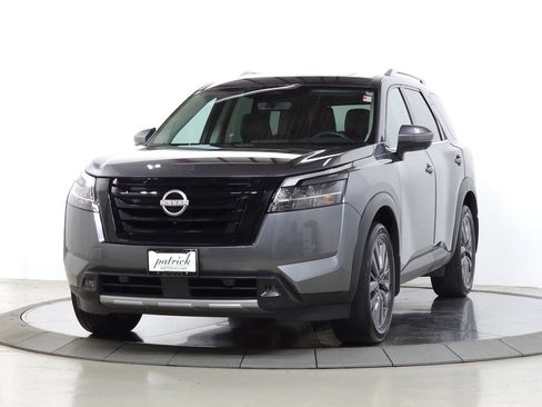 Used 2024 Nissan Pathfinder SL w/ SL Premium Package AWD/4WD image 4