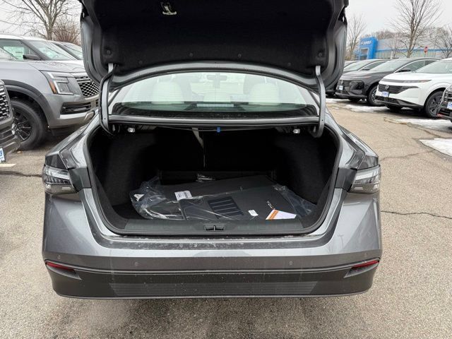 New 2026 Nissan Sentra SL w/ Floor Mat Package FWD image 9