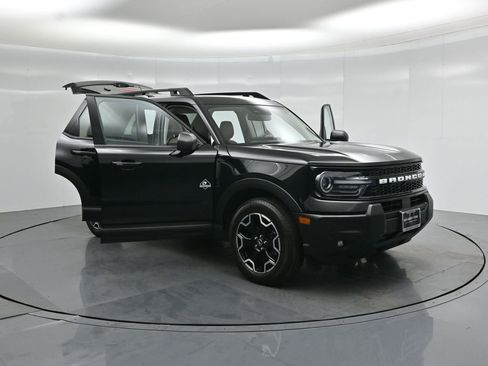 Certified 2025 Ford Bronco Sport Outer Banks w/ Outer Banks Tech Package+ AWD/4WD image 34