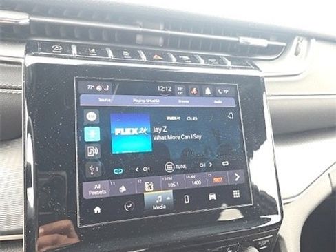 Used 2023 Jeep Grand Cherokee Altitude image 12