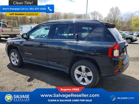 Used 2014 Jeep Compass Latitude AWD/4WD image 3