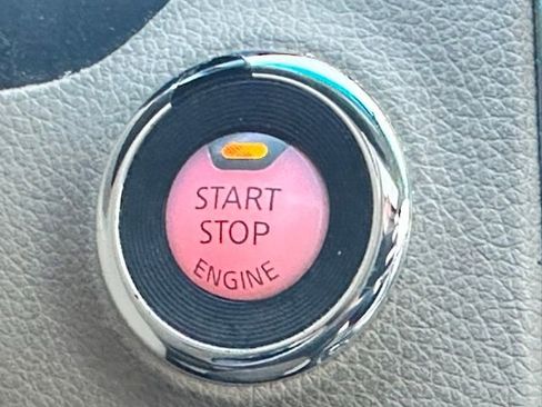 Used 2015 Nissan Altima 2.5 SV w/ Convenience Package FWD image 12
