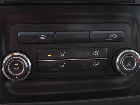 Used 2016 Nissan Frontier SV image 30