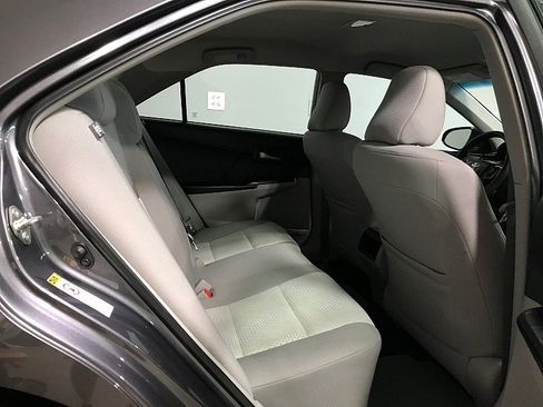 Used 2014 Toyota Camry FWD image 16