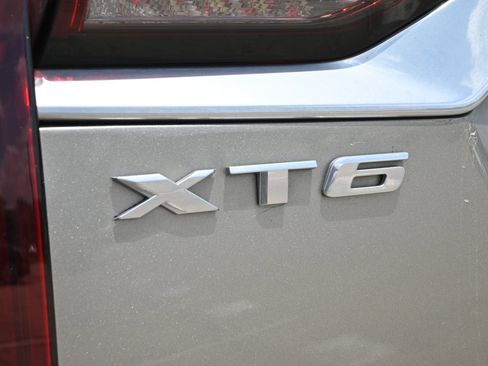 Used 2022 Cadillac XT6 Luxury FWD image 20