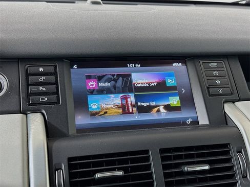 Used 2018 Land Rover Discovery Sport SE image 13
