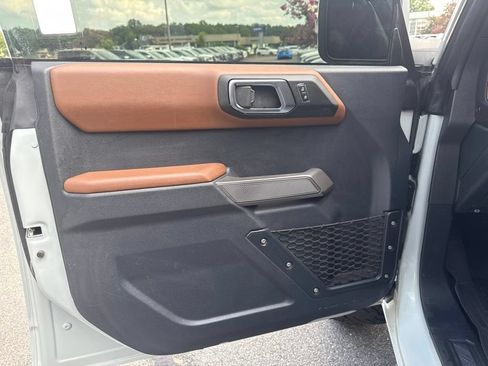 Used 2021 Ford Bronco Outer Banks AWD/4WD image 16