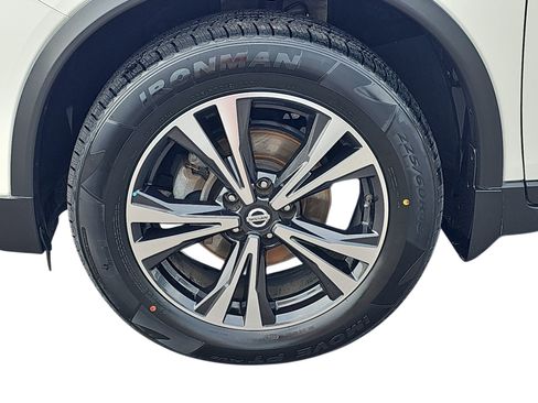 Used 2020 Nissan Rogue SV w/ Premium Package AWD/4WD image 27