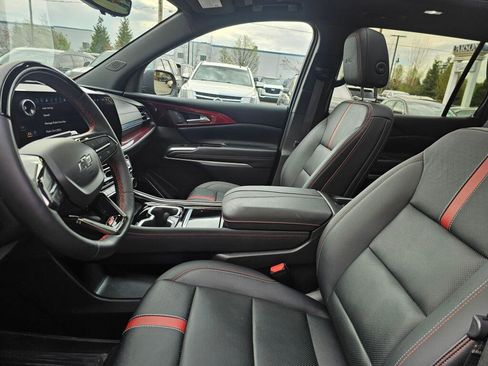 Used 2024 Chevrolet Traverse RS w/ LPO, Floor Liner Package image 24