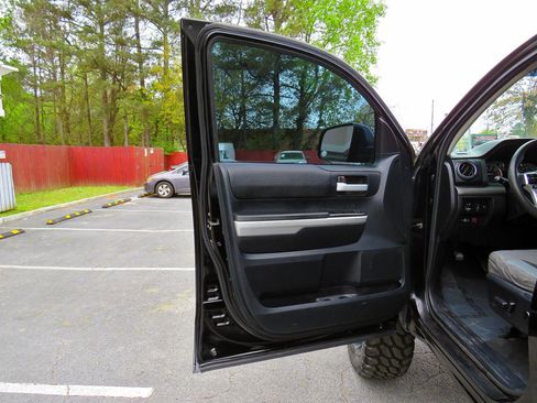 Used 2015 Toyota Tundra SR5 w/ SR5 Upgrade Package image 30