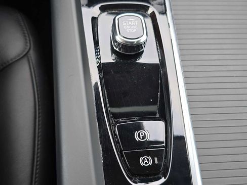 Certified 2024 Volvo XC60 B5 Core w/ Protection Package Premier AWD/4WD image 30
