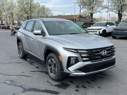 New 2026 Hyundai Tucson Blue SE w/ Tow & Go Package AWD/4WD image 4
