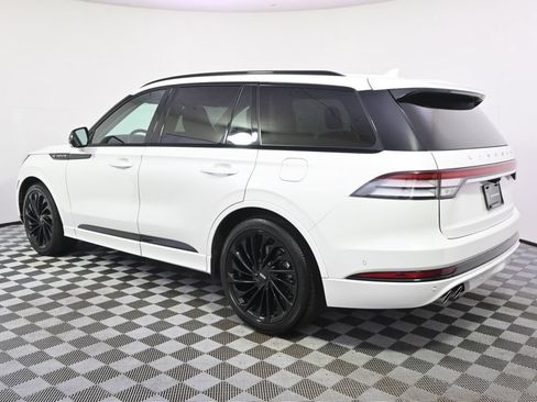 Used 2023 Lincoln Aviator Reserve w/ Equipment Group 201A AWD/4WD image 3