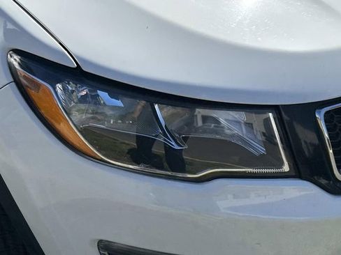 Used 2020 Jeep Compass Limited AWD/4WD image 9