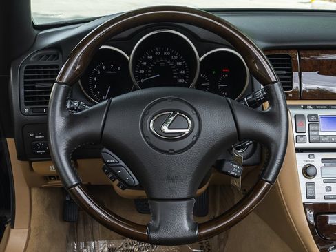 Used 2006 Lexus SC 430 Convertible w/ Preferred Accessory Pkg RWD image 21