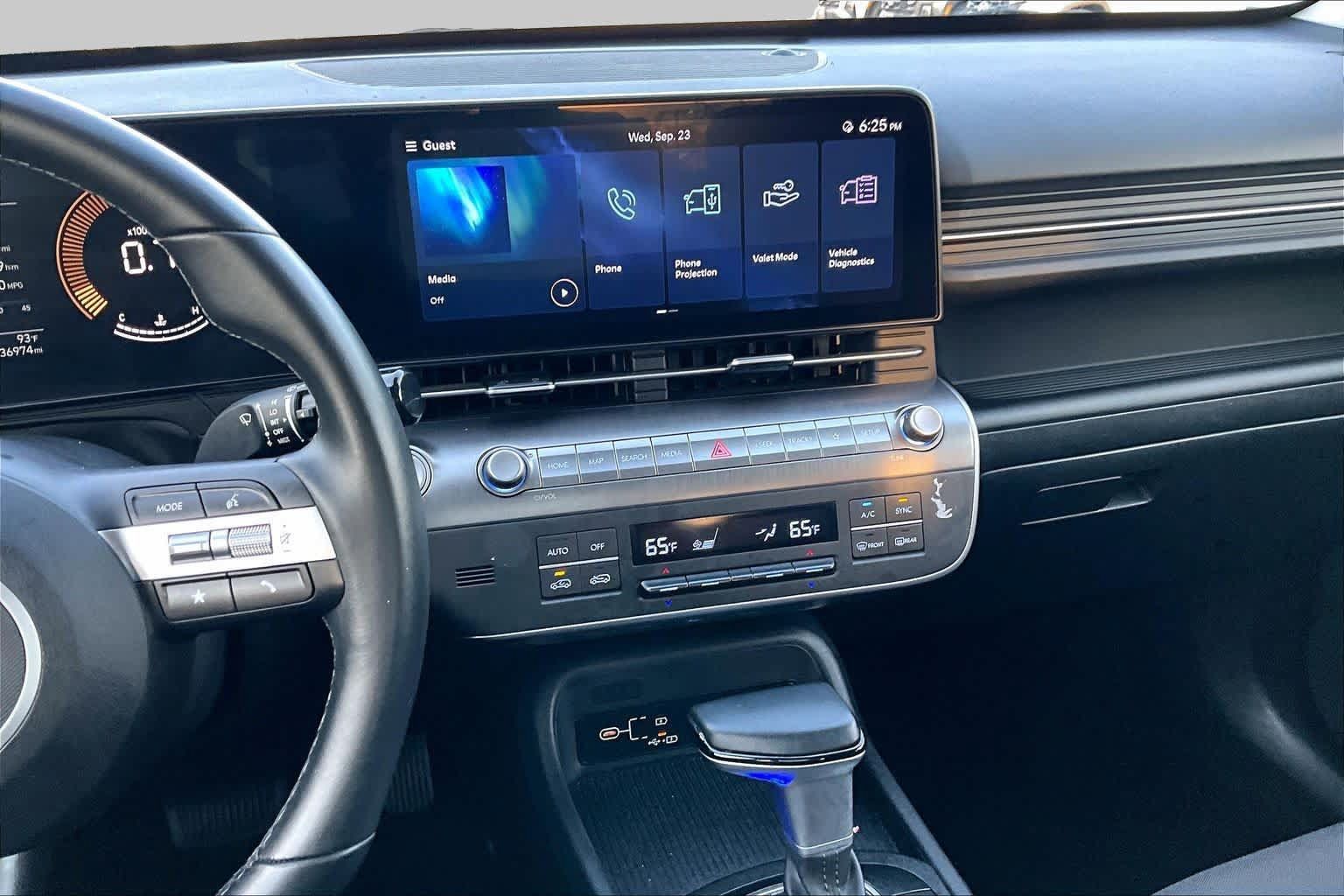 Certified 2024 Hyundai Kona SEL AWD/4WD image 7