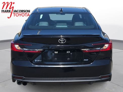 Used 2025 Toyota Camry SE FWD image 6