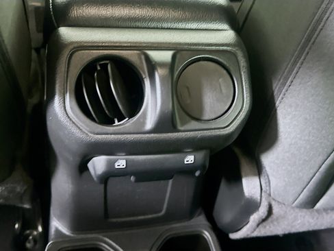 Used 2021 Jeep Wrangler Sport S image 26