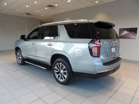 Used 2024 Chevrolet Tahoe LT w/ Luxury Package AWD/4WD image 6