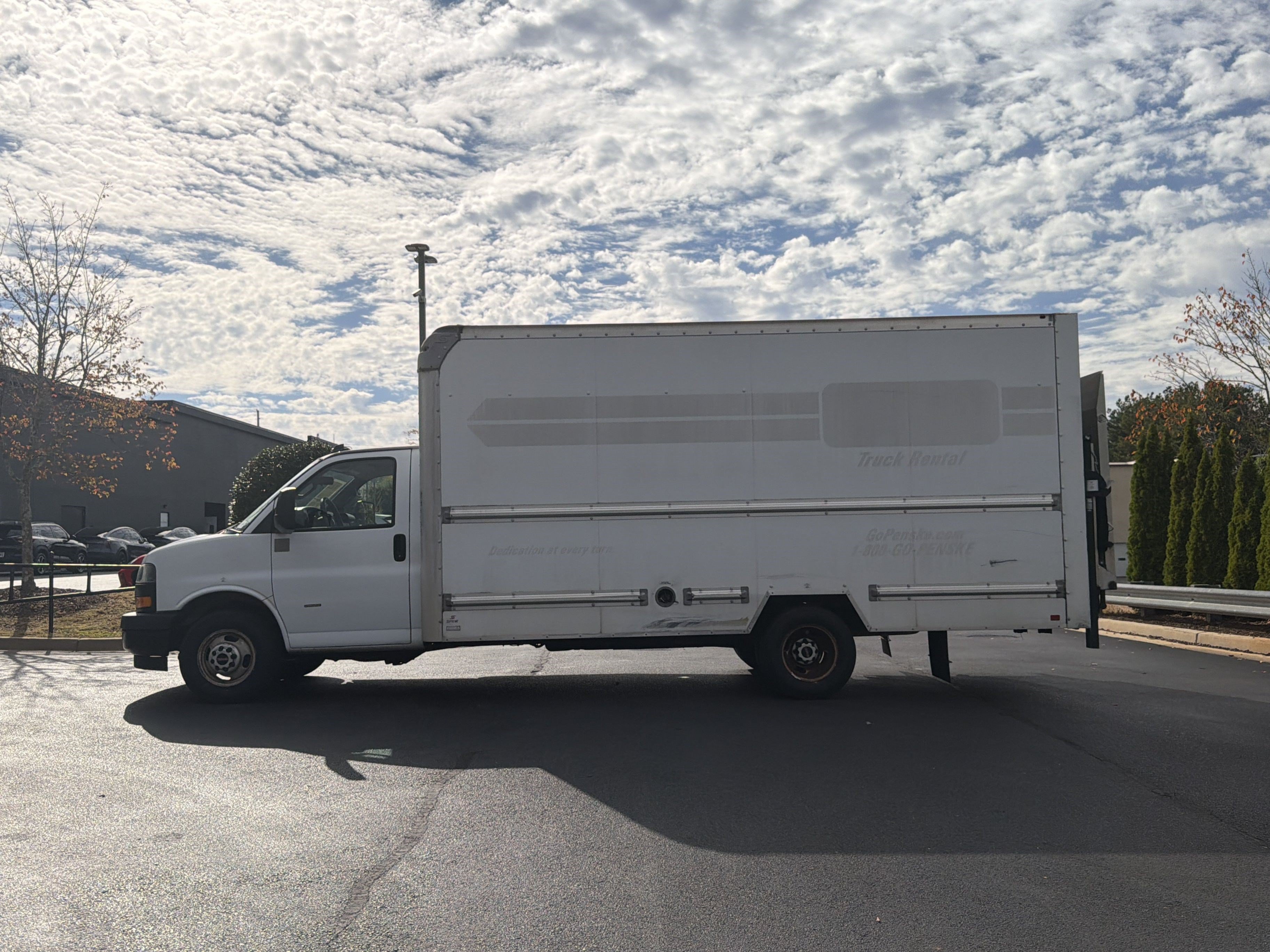 Used 2019 GMC Savana 3500 Extended w/ Driver Convenience Package RWD image 12