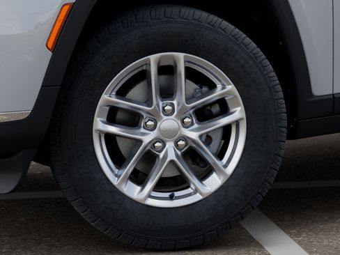 New 2026 Jeep Grand Cherokee L Laredo image 8