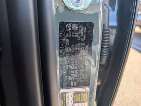 Certified 2023 Kia Niro EX image 30