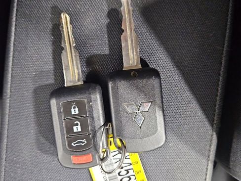 Used 2017 Mitsubishi Lancer ES FWD image 27