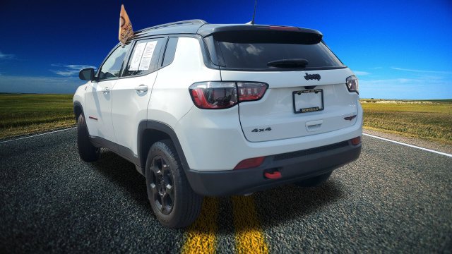 Used 2023 Jeep Compass Trailhawk w/ Trailhawk Convenience Group AWD/4WD image 2