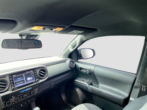 Used 2022 Toyota Tacoma TRD Sport image 22