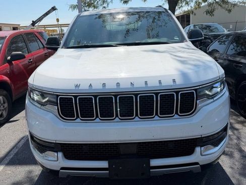 Used 2024 Jeep Wagoneer Series II w/ Flexible Seating Group AWD/4WD image 2