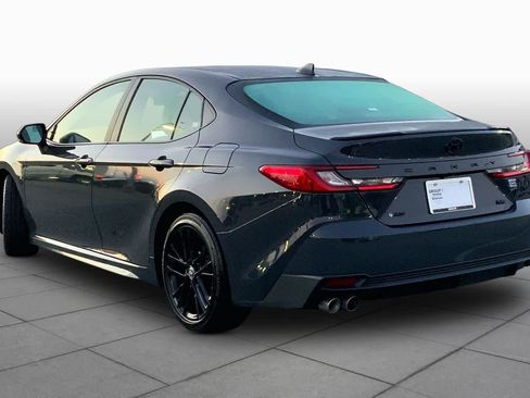 Used 2025 Toyota Camry SE FWD image 11