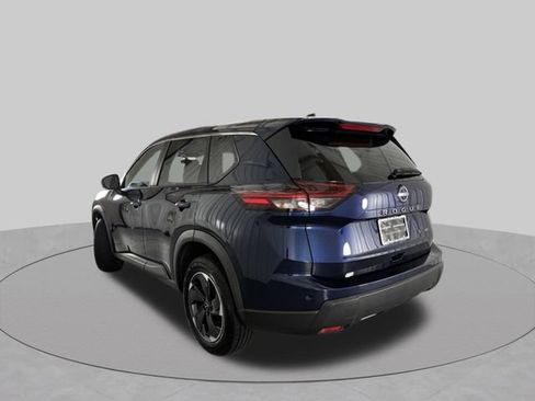 Used 2024 Nissan Rogue SV AWD/4WD image 5